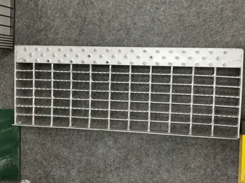 1651028430862003782.jpg 1611712215.jpg