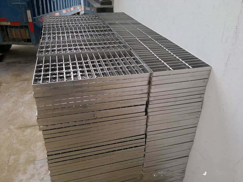 熱浸鋅鋼格柵